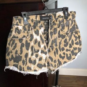 MINKPINK - NWOT Printed High Waisted Jean Shorts